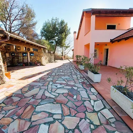 Villa Elianna In Oasi Marina Alassio