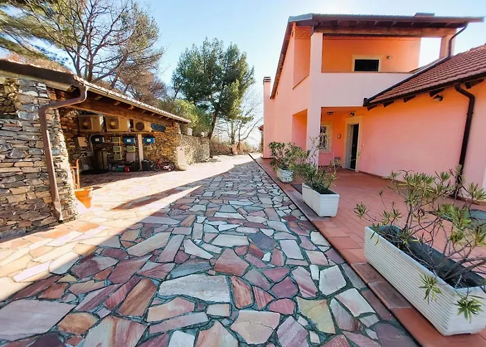 Villa Elianna In Oasi Marina Alassio